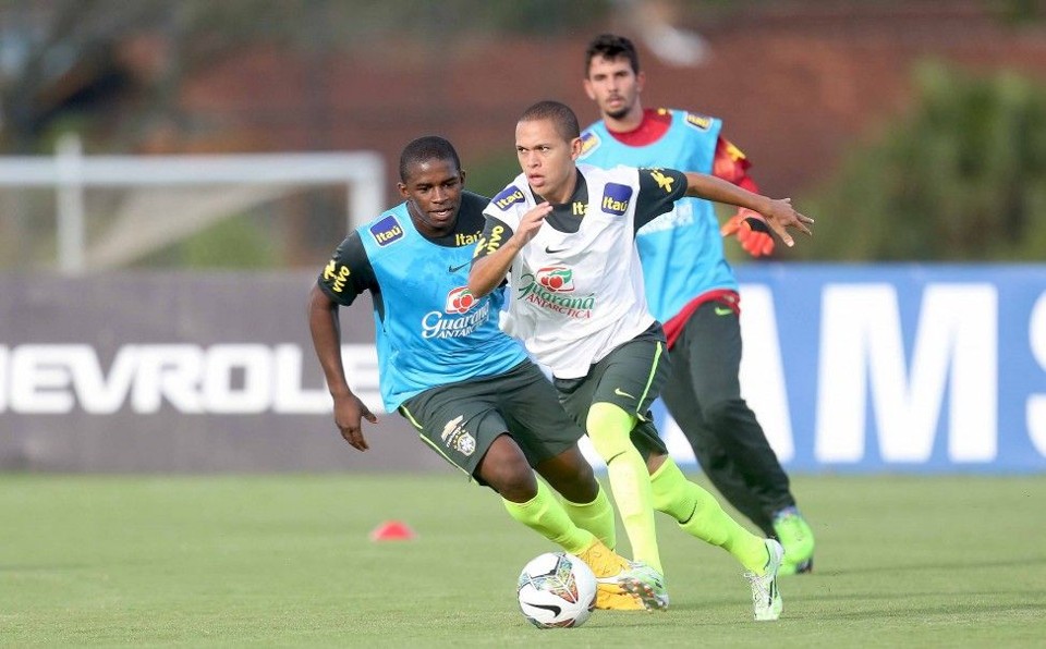 Marcos Guilherme, do Atlético, no treino da seleção sub-20 em Teresópolis | Rafael Ribeiro / CBF
