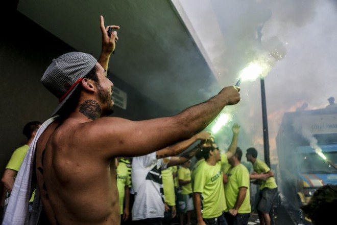 Membros da chapa Coxa Maior comemoram a eleição do cartorário Rogério Portugal Bacellar |