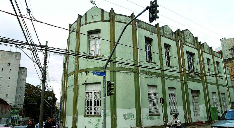 A espera continua: antigo quartel do Exército, na Rua Riachuelo, só será transformado em Cine Passeio daqui a três anos | Daniel Derevecki / AGP/Gazeta