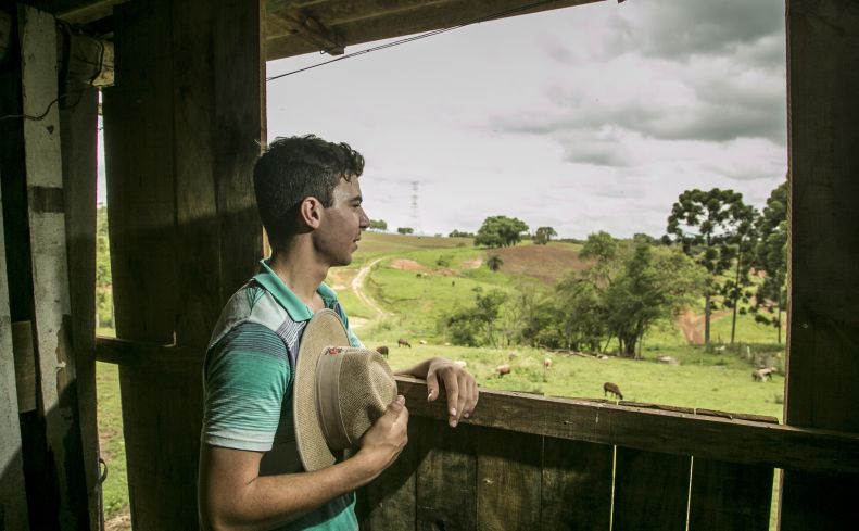 Após o curso técnico em agropecuária, Eduardo Mocelin tranformou a produção na propriedade da familia, em Colombo | Marcelo Andrade