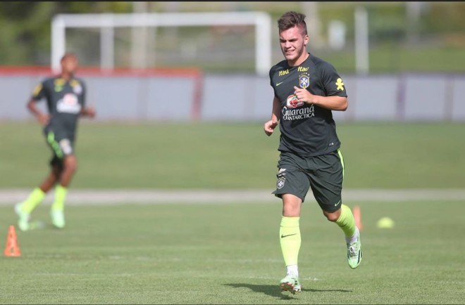 Nathan, do Atlético, no treino da seleção sub-20 em Teresópolis |