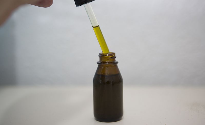 O canabidiol não é uma substância permitida pela Agência Nacional de Vigilância Sanitária, o que dificulta a realização de pesquisas sobre seus efeitos no país, além da importação para pacientes | Henry Milléo/Gazeta do Povo