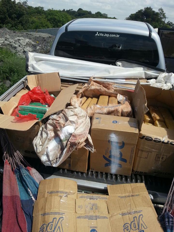 Condutor abandonou caminhonete com meia tonelada de maconha | Divulgação/Polícia Rodoviária Federal