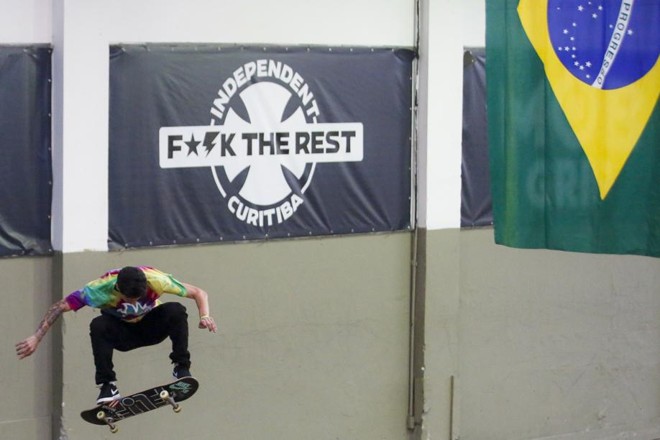 Luan de Oliveira na disputa do Brasileiro de skate em Curitiba |