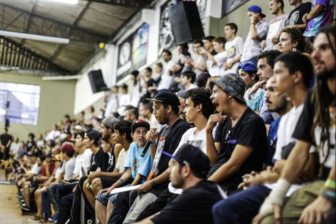 Torcida na decisão do Campeonato Brasileiro de skate em Curitiba |
