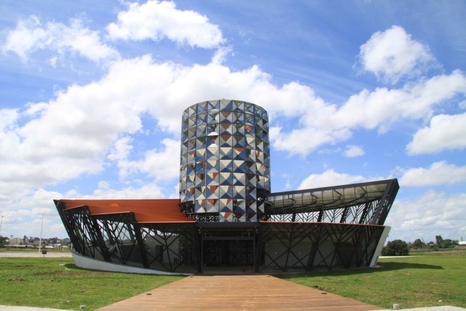 Curitiba terá novo centro de convenções no Uberaba Novo Centro de Convenções será construído atrás do Parque da Imigração Japonesa. | Valdecir Galor / SMCS