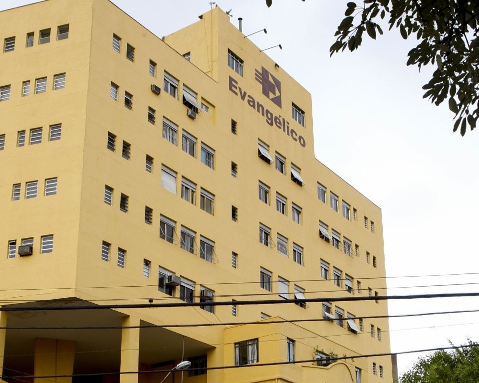 A fachada do Hospital Evangélico, no bairro Bigorrilho, em Curitiba | Hugo Harada / Agência de Notícias Gazeta do Povo