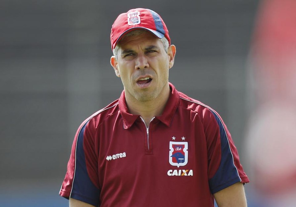 Aldo Coser vai ser reunir com Ricardinho entre quarta e quinta-feira para definir a permanência do treinador no Paraná | Jonathan Campos / Gazeta do Povo
