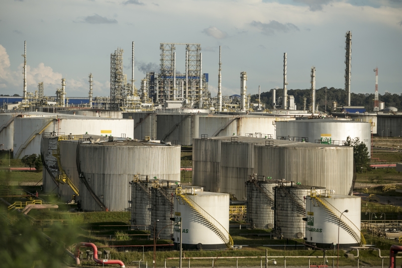 Contratos de obras em Refinaria em Araucária, na Região Metropolitana de Curitiba, estariam envolvidos no esquema | Marcelo Andrade/Gazeta do Povo