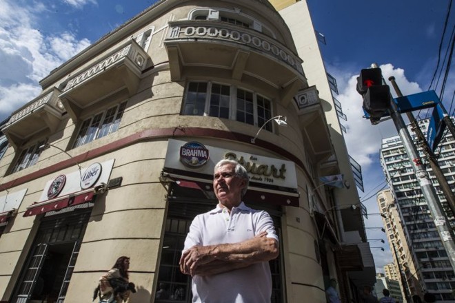 Dino Chiumento na frente do célebre Stuart: o tempo não apaga | 