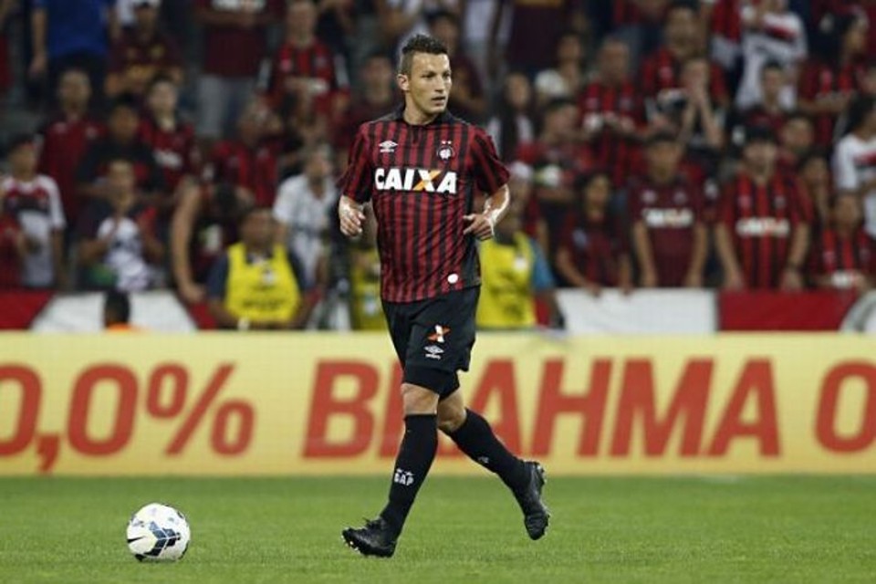 Gustavo foi liberado da última rodada do Brasileiro | Felipe Rosa / Tribuna