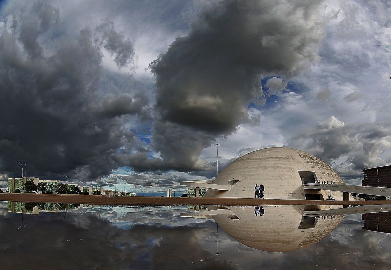 Brasilia, projeto maior de Oscar Niemeyer, arquiteto espinafrado por Benjamin Moser. Para histpriador norte-americano, cidade é símbolo de uma arquitetura melancólica, feia e desumana | Stuckert/Divulgação
