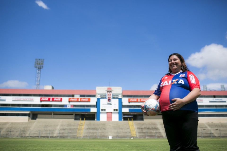 Casal marca nascimento da filha na data da fundação do Paraná Caroline Franciozi Sikora programou tudo para que a filha, Alice, nasça no mesmo dia do Paraná: 19 de dezembro | Brunno Covello/Gazeta do Povo