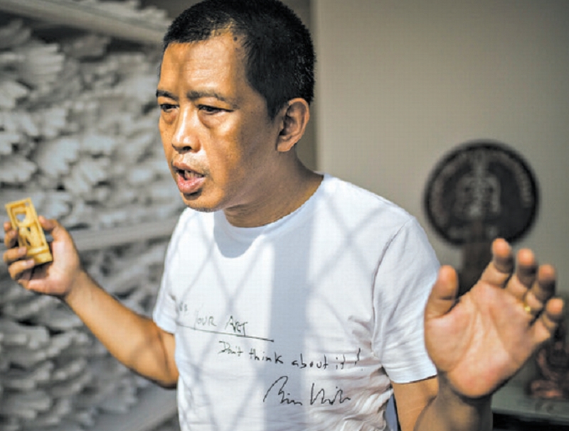 U Htein Lin diz que fez suas melhores obras de arte na prisão | Minzayar para The New York Times