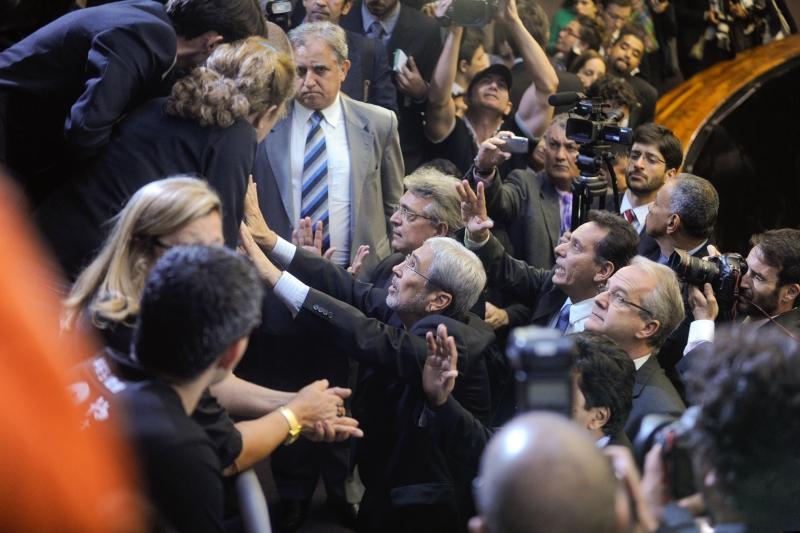 Apoiada por manifestantes, oposição voltou a barrar votação | Laycer Tomaz/Agência Câmara