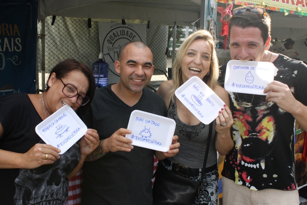 Os chefes de cozinha Eva dos Santos, Ivan Lopes, Rosane Radecki e Reinhard Pfeiffer (a partir da esq.) apoiam o manifesto #Eu Como Cultura, lançado pelo chef Alex Atala para reconhecer a gastronomia como expressão cultural. Os quatro participaram da última edição do ano da feira Alto Juvevê Gastronomia, realizada no último fim de semana | Eduardo Betinardi