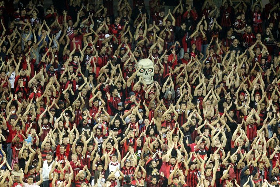 Torcida atleticana voltou à Baixada em 2014 | Daniel Castellano / Gazeta do Povo