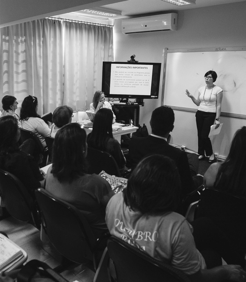 Lançamento do programa Família Acolhedora, em Ponta Grossa | Josué Teixeira/Gazeta do Povo