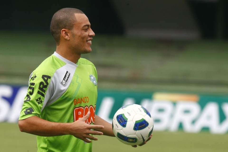 Leo Gago foi vice-campeão da Copa do Brasil pelo Coritiba em 2011 | Marcelo Andrade / Gazeta do Povo