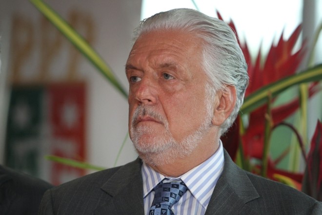 Jaques Wagner, que deverá assumir um ministério: Bahia instituiu o pagamento para beneficiar o petista | 