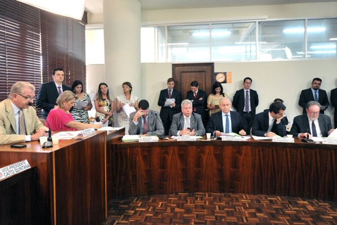 A CCJ da Assembleia adiou a votação do projeto que taxa cesta básica em 12% | 