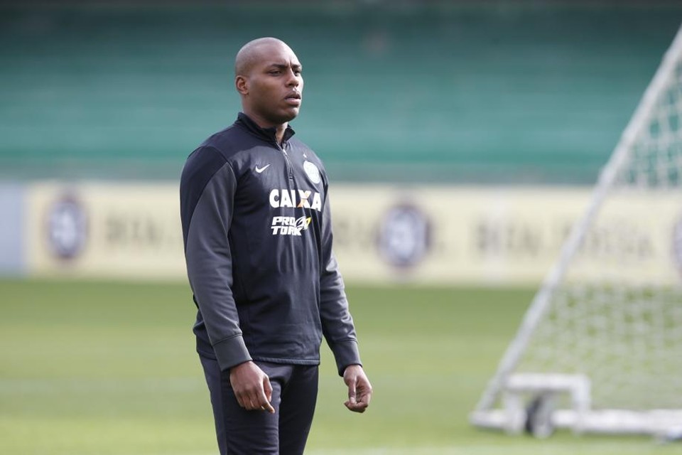 Único titular vindo da base do Coxa, Luccas Claro tem sondagens para sair em 2015. | Antônio More / Gazeta do Povo