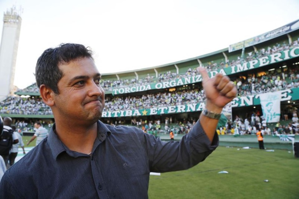 Coritiba segura o técnico Marquinhos Santos Coritiba vai confirmar sexta-feira a manutenção de Marquinhos Santos como treinador | Albari Rosa / Gazeta do Povo