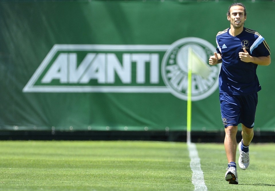Valdivia treina no Palmeiras, mas ainda não sabe se enfrenta o Atlético domingo. | Mauro Horita/Agif/Folhapress