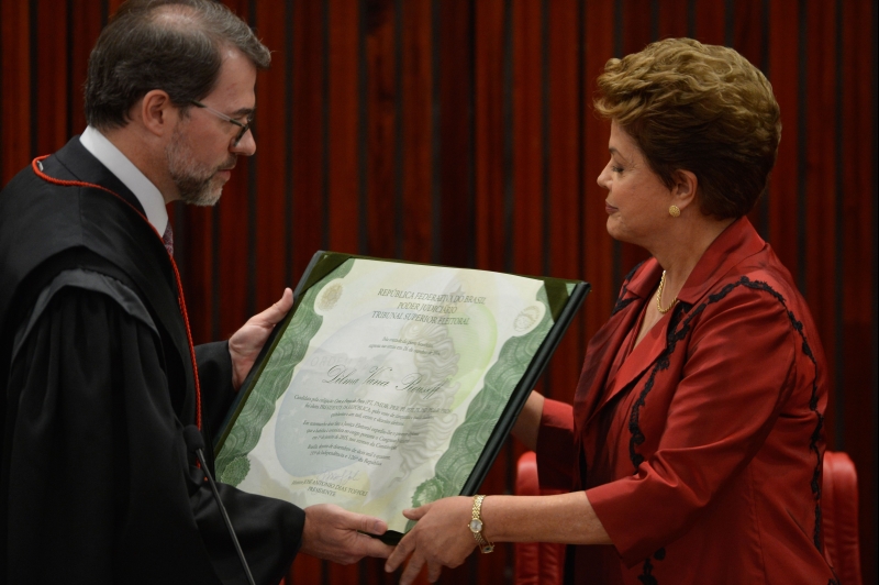Presidente do TSE, Toffoli entrega o diploma de eleita para Dilma | Valter Campanato/ABr