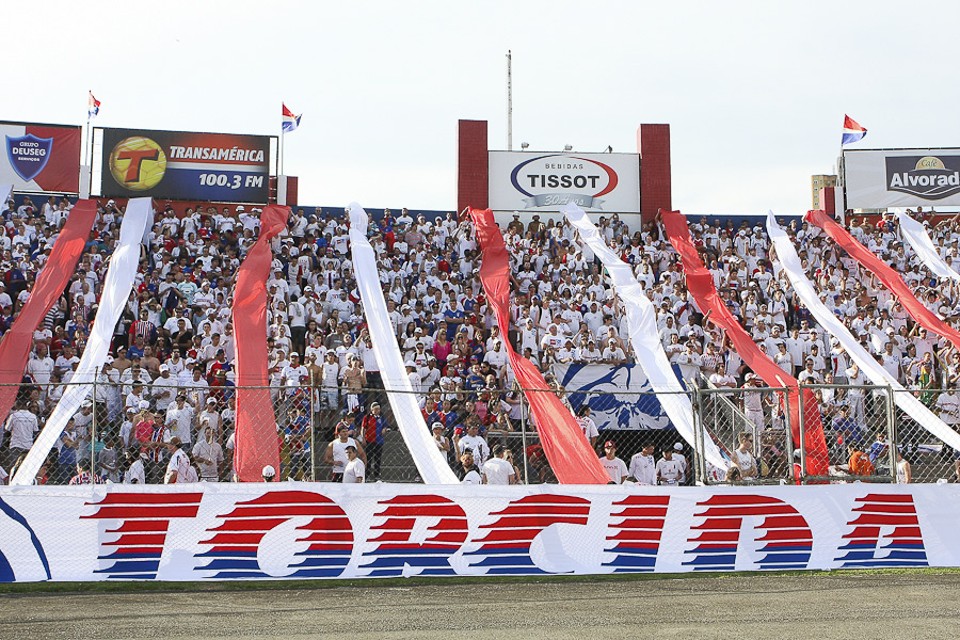 Novo plano de sócios do Tricolor prevê entrada nos setores populares da Vila Capanema (Curva Norte e Reta do Relógio). | André Rodrigues/Gazeta do Povo