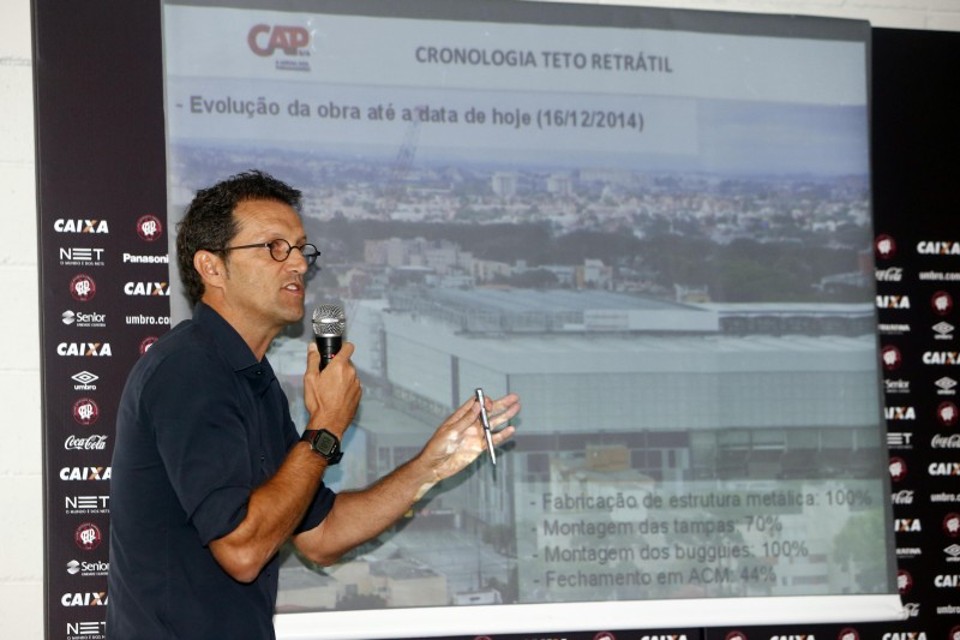 Engenheiro Luiz Volpato reclamou da empresa Lanik na condução da cobertura da Arena | Albari Rosa / Gazeta do Povo