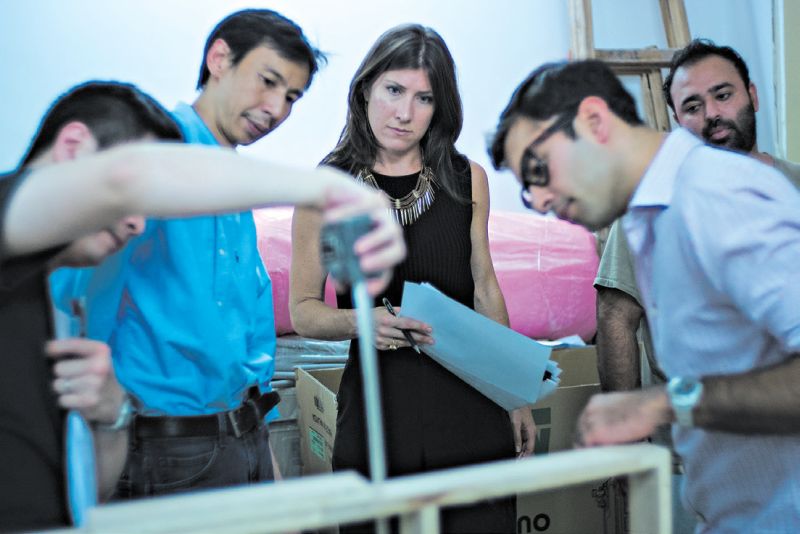 A americana Candace Campos levou a estética ocidental para Hong Kong; acima, exposição no centro PMQ | Lam Yik Fei para The New York Times