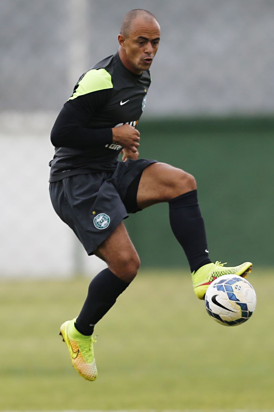 "Ainda tenho lenha para queimar", garante Júlio César, que gostaria de ficar no Coritiba | Albari Rosa / Gazeta do Povo