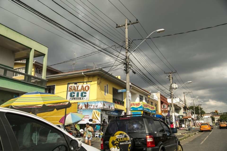 Paraná Seguro não atingiu metas População da Vila Nossa Senhora da Luz, na CIC, se ressente da falta de policiamento e de resposta aos inúmeros assaltos sofridos | Marcelo Andrade/Gazeta do Povo