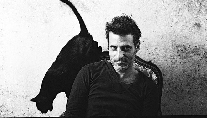 O pianista e violonista Pablo Grinjot, argentino, lançou seu primeiro disco em 2003 |