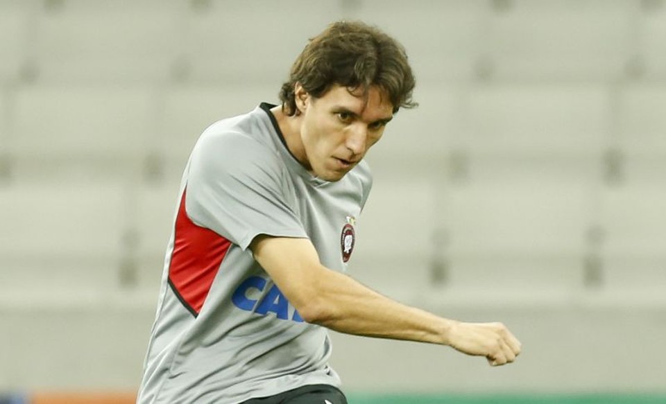 Para o atacante Cléo, começar 2015 sob o comando de Claudinei Oliveira será um diferencial para o Atlético | Hugo Harada / Gazeta do Povo