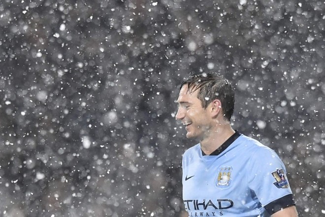 Frank Lampard durante vitória do Manchester City sobre o West Bromwich | Toby Melville / Reuters