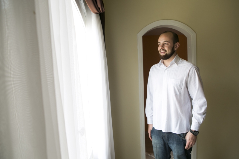 Luiz Felipe Pinheiro pesquisa para escolher a melhor aplicação, de olho na aposentadoria | Brunno Covello/Gazeta do Povo