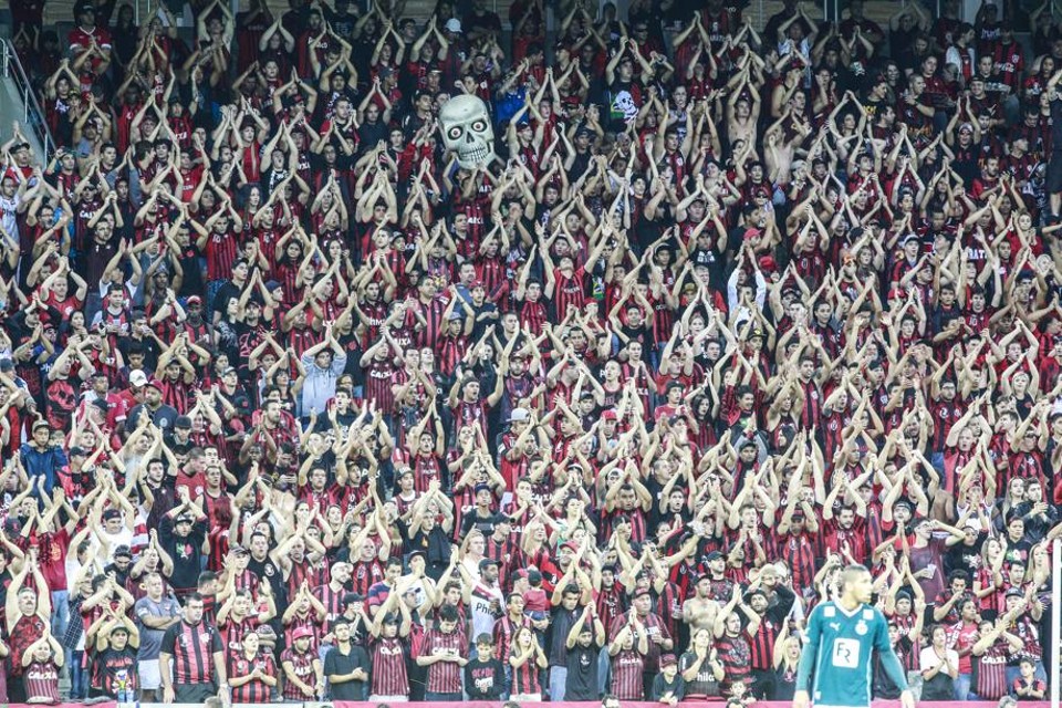 Torcida atleticana vai passar por cadastro biométrico | Lineu Filho / Tribuna
