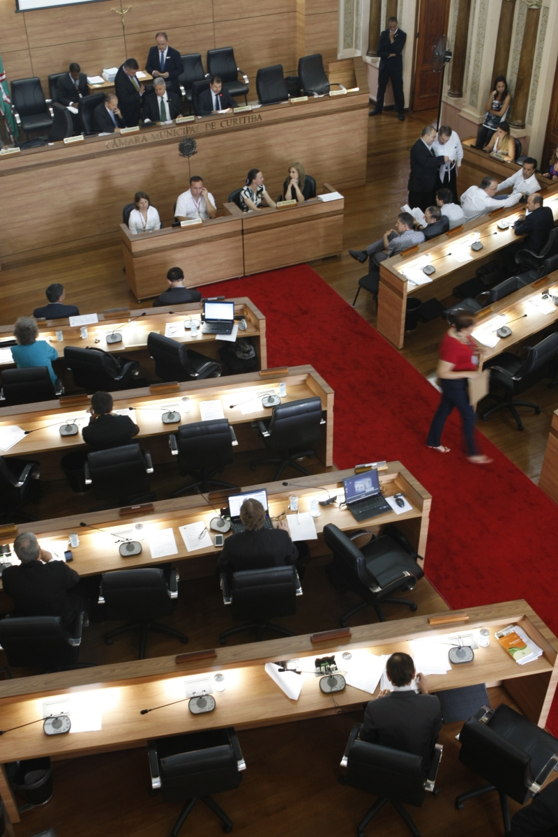 Plenário da Câmara: projetos de reajustes enviados pela prefeitura | Aniele Nascimento/Gazeta do Povo