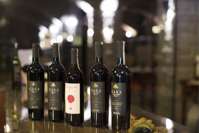 Produção própria oferece um Bordeaux de 2008, além da linha Casa, com Cabernet Sauvignon, Merlot e Tannat |