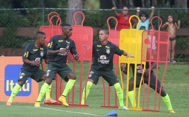 Marcos Guilherme, do Atlético, no treino da seleção sub-20 em Teresópolis |
