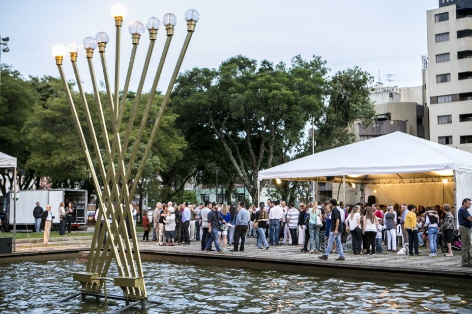 Judeus dão início à Festa das Luzes | Marcelo Andrade/Gazeta do Povo