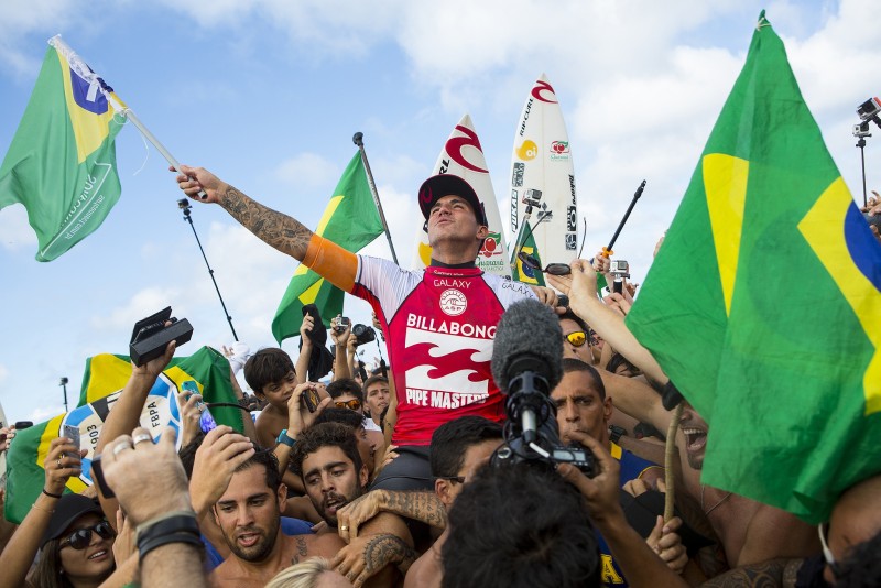 Gabriel Medina faturou o título do circuito mundial de surfe | Kirstin Scholtz / Reuters