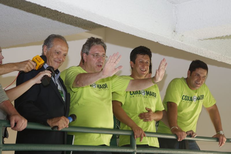 Robério Portugal Bacellar comemora a vitória na eleição de presidente do Coritiba | Henry Milléo / Gazeta do Povo