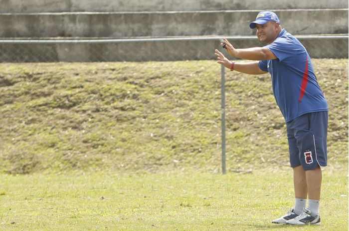 Auxiliar técnico Luciano Gusso pode ser efetivado no cargo de treinador do Paraná após a saída de Ricardinho | Marcelo Andrade / Gazeta do Povo