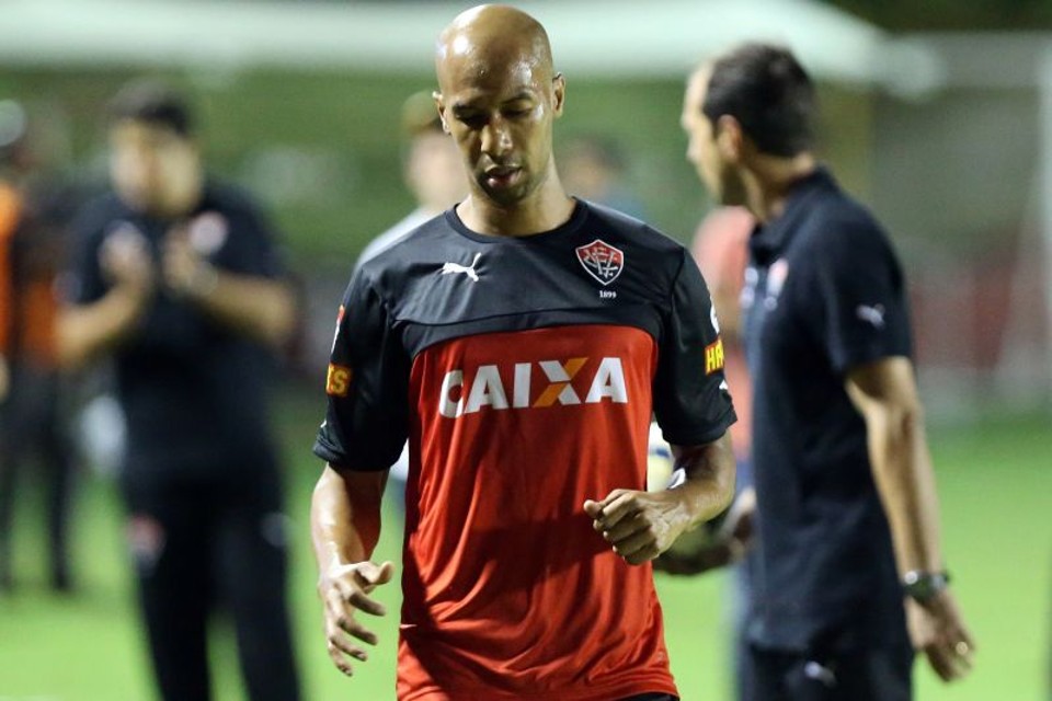 Atlético diz que Vitória não terminou de pagar pelo atacante Dinei | Felipe Oliveira / EC Vitória / Divulgação