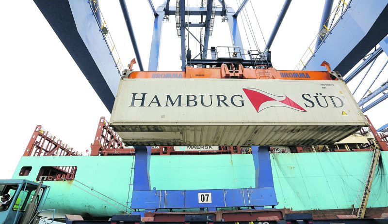 Queda na demanda por commodities e falta de competitividade de exportadores comprometeram o saldo comercial | Giuliano Gomes/Gazeta do Povo