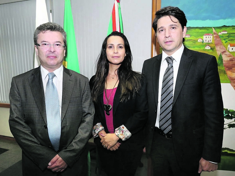 Clóvis Costa, Maurício Arruda e Diocsianne Moura: advogados e uma jornalista concorrem ao cargo | Divulgação/Câmara Municipal de Curitiba