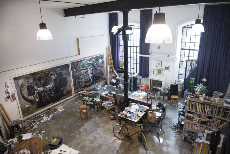 Inquietude e informalidade dos trabalhos do portenho são vistos também em seu ateliê, em Buenos Aires. Artista usa a literatura como inspiração, já que ela nos afeta de maneira fantasmagórica | Divulgação